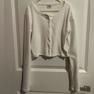 SUNDAY BEST White Button-Up Longsleeve